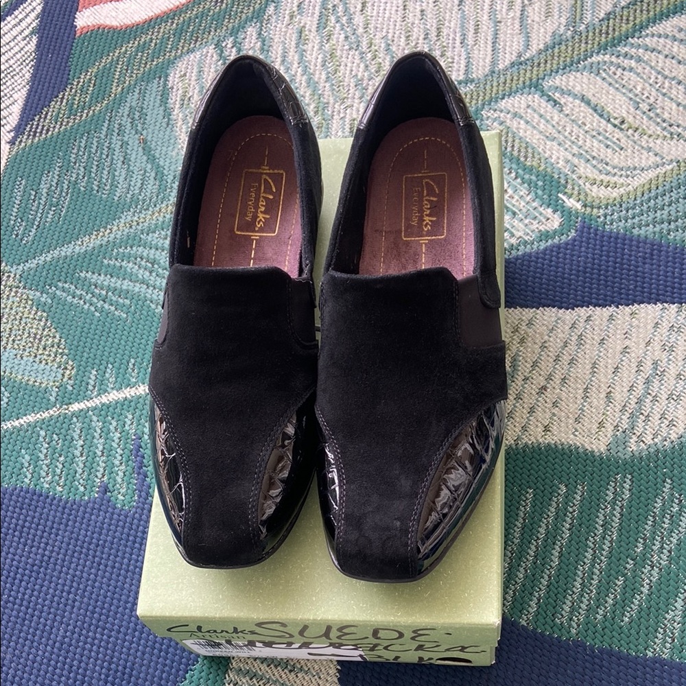 CLARKS EVERYDAY NOREEN WILL SLIP ON SIZE 8.5 XW